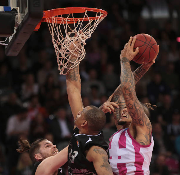 了更多的悬 了更多的悬